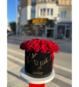 25 Güllü Kutuda Kız İsteme Çiçeği